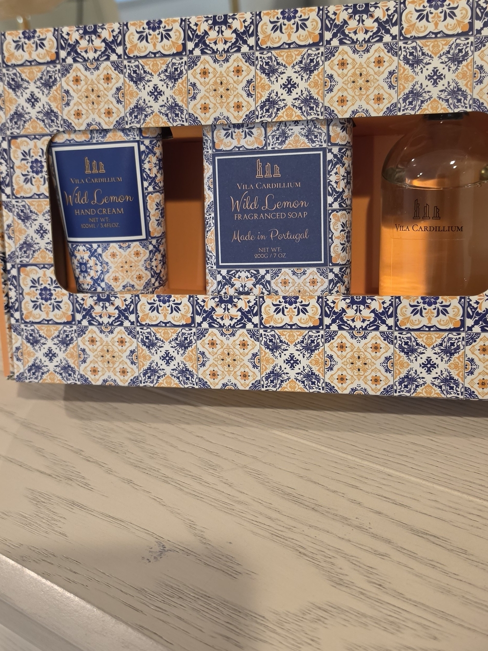 VILA Wild Lemon Bath & Body Gift Set - Blue & Orange